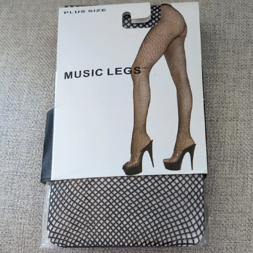 Music Legs Plus Size Black Fishnet Stockings - Picture 1 of 1